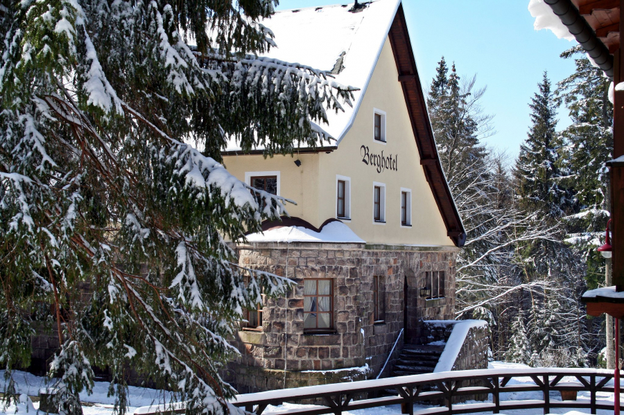 berghotel-winter